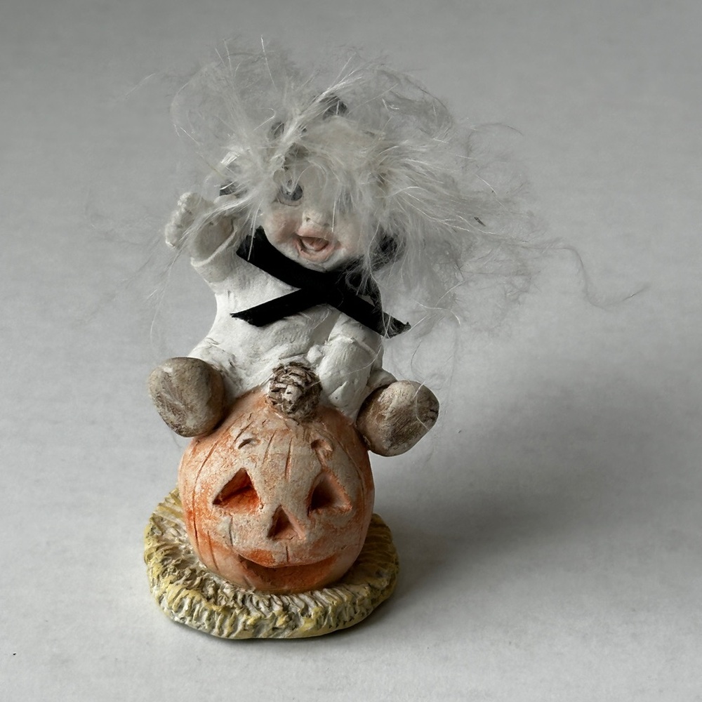 Dreamsicle halloween figurine